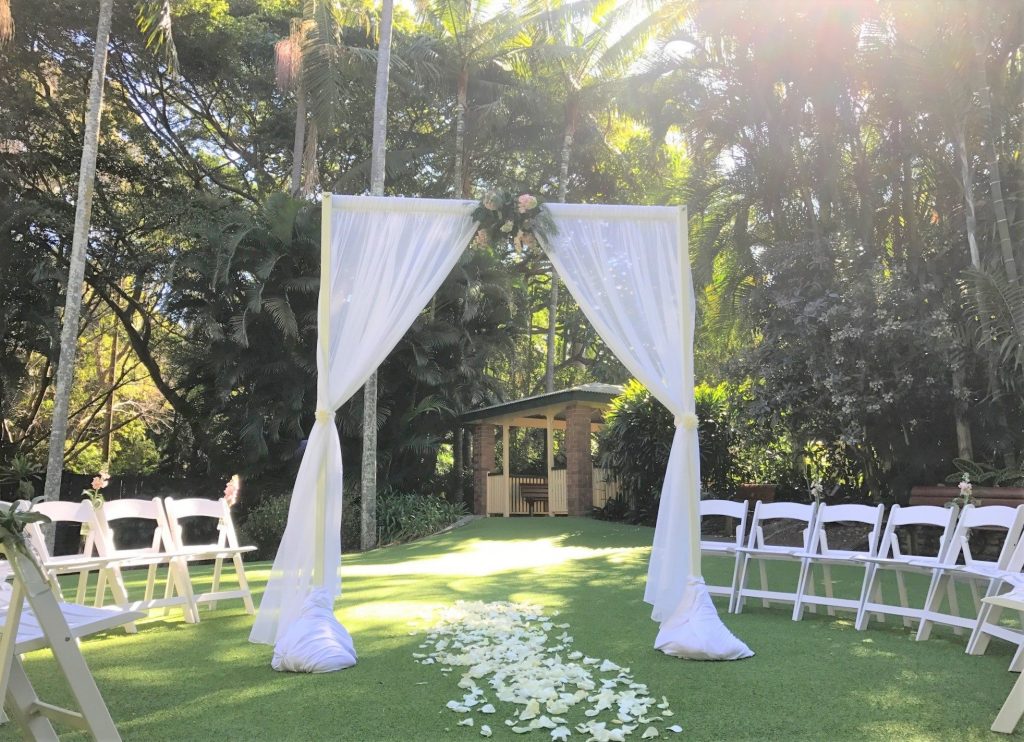 Circular wedding ceremony Mt Coot-tha