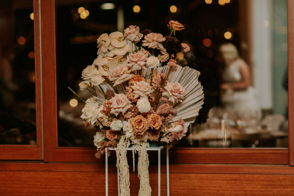 dried wedding flower decor