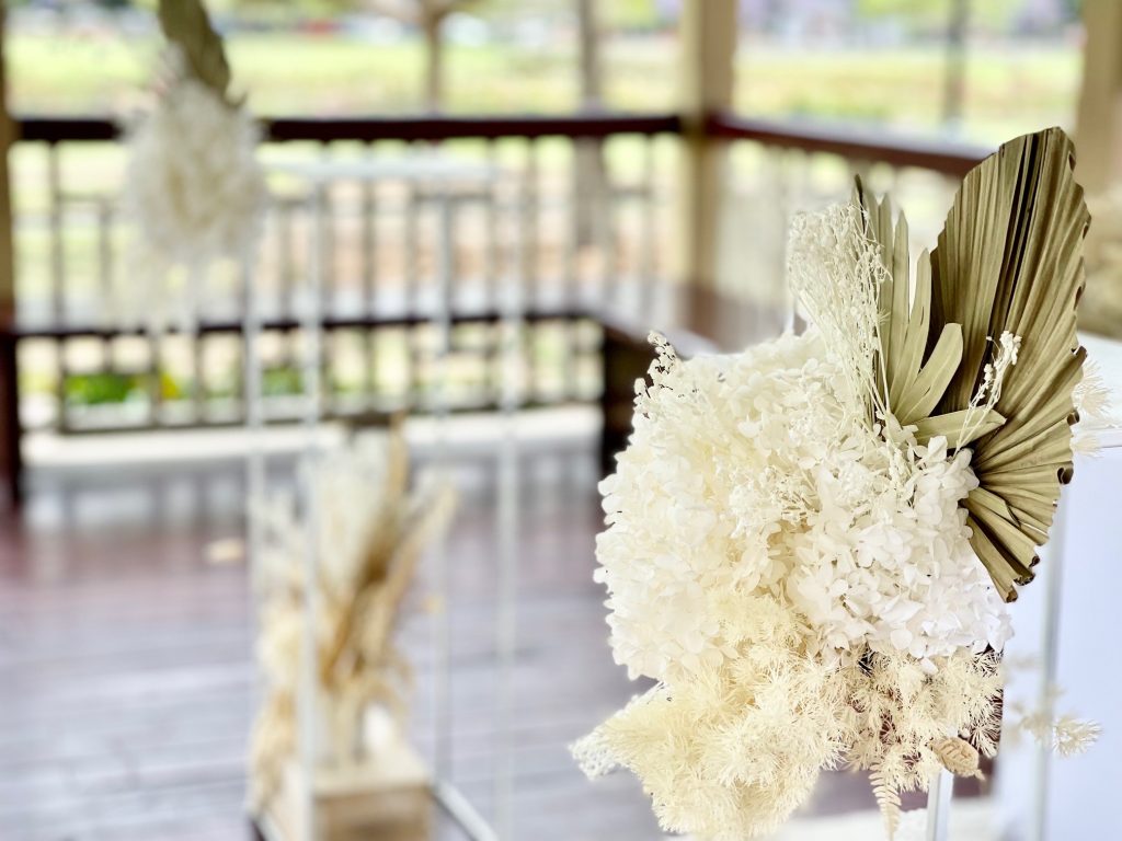 white wedding ceremony decor dried flowers