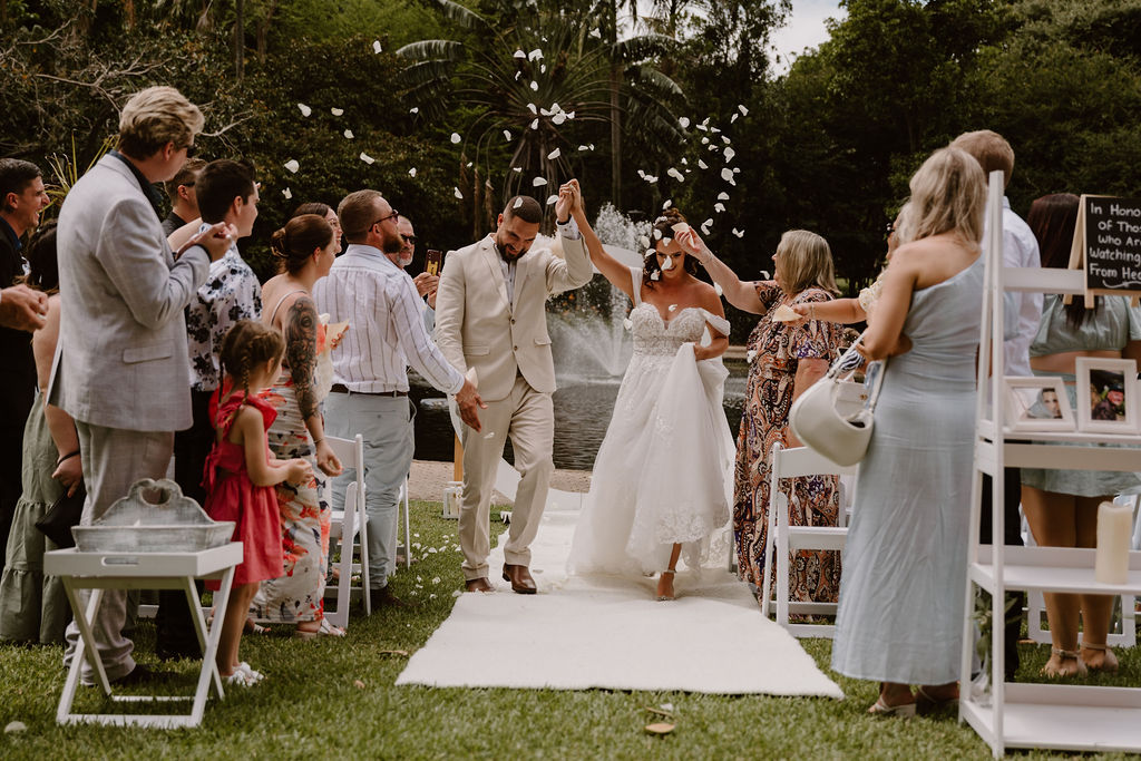 wedding confetti photos