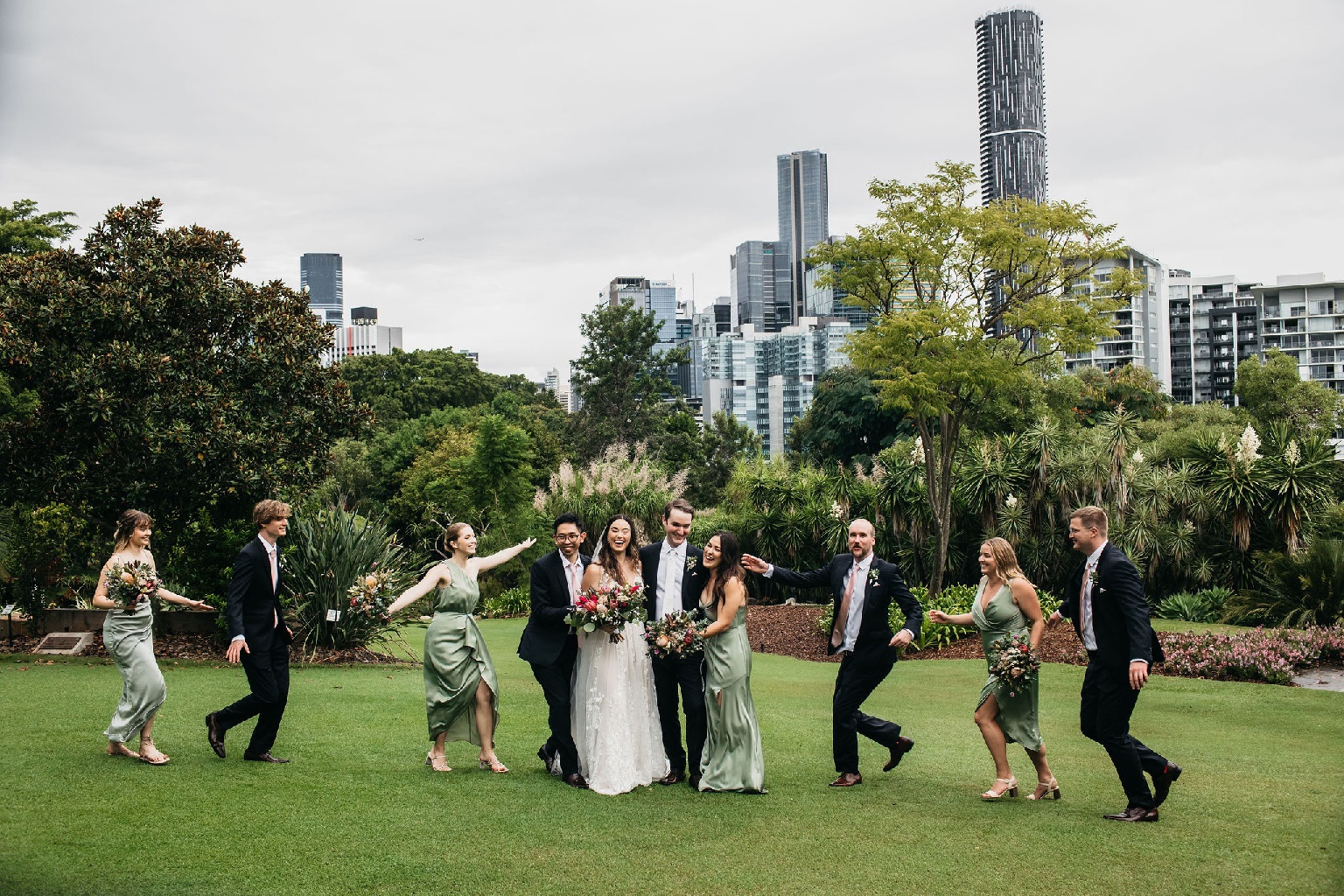 wedding photos Roma Street Park