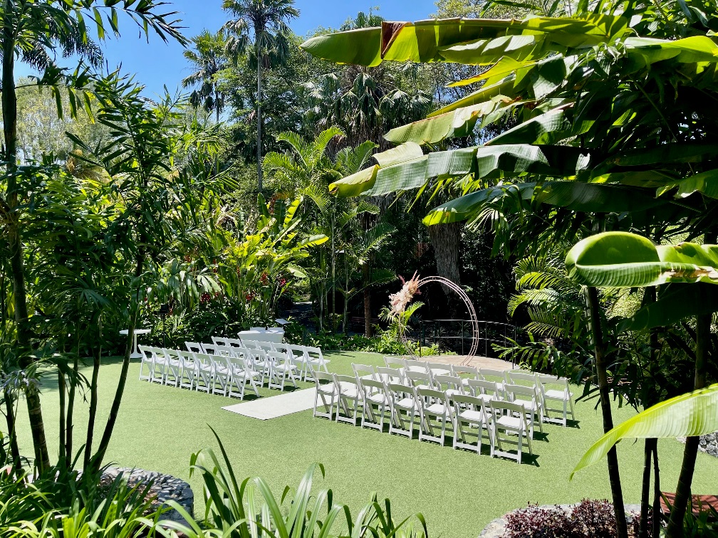 circle wedding arch