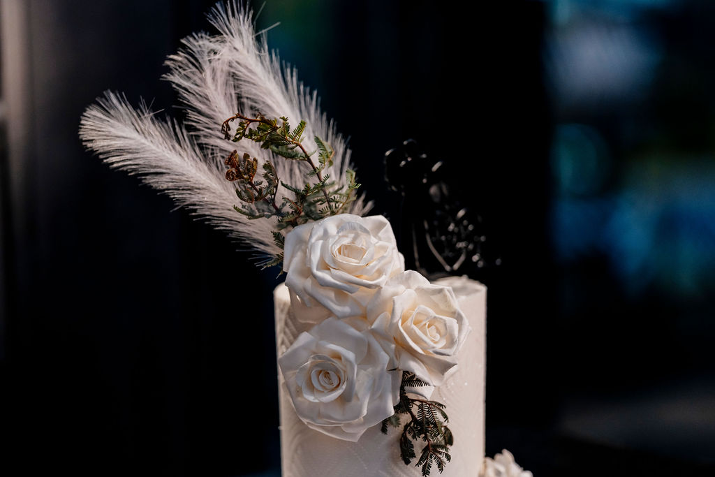 wedding cake dried florals