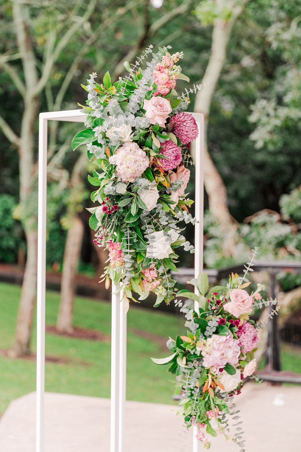 wedding plinth flowers