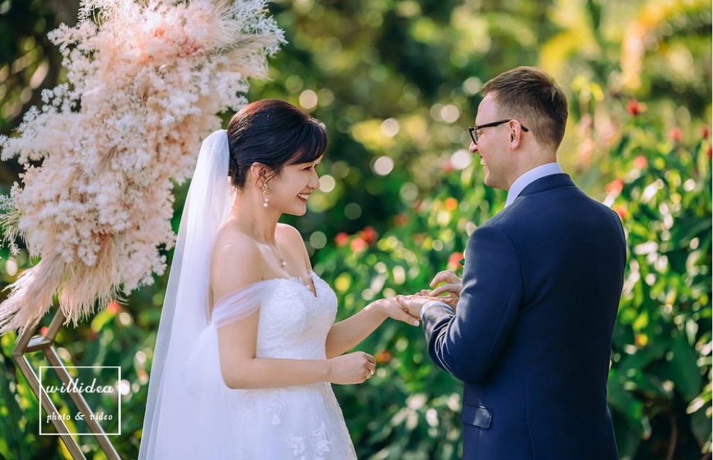 wedding arch flowers soft pink