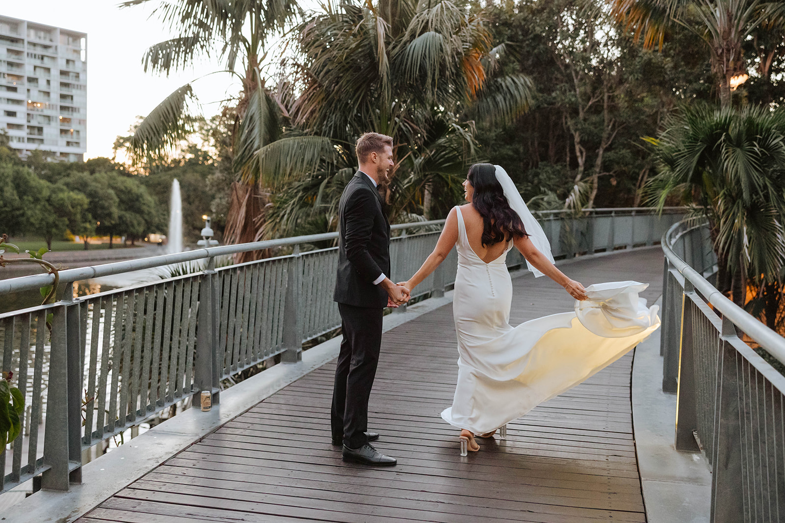 wedding photos Roma Street Park