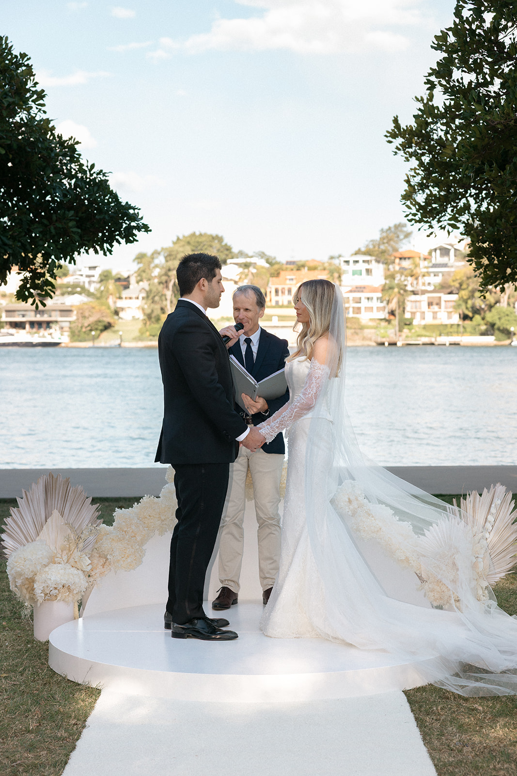 Wedding Celebrant Jamie Eastgate wedding ceremony