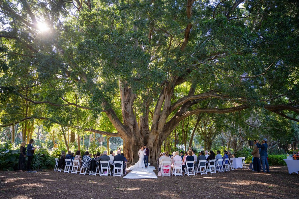 wedding ceremony stage decor